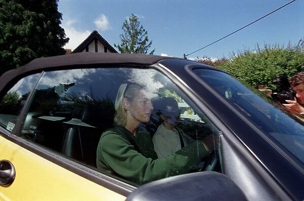 Ulrika Jonsson TV Presenter September 98 Arriving at her mothers house driving
