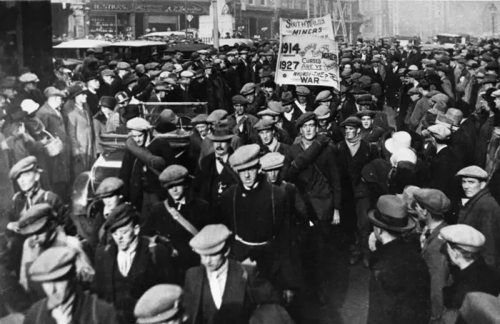 Framed Print : Unemployed South Wales Miners seen here in Reading during their hunger march from Framed Print : Unemployed South Wales Miners seen here in Reading during their hunger march from