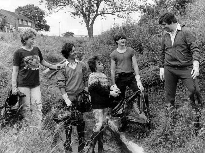 Framed Print : Unemployed youngsters fromthe Bishopsgarth Youth and Community Centre spend an afternoon Framed Print : Unemployed youngsters fromthe Bishopsgarth Youth and Community Centre spend an afternoon