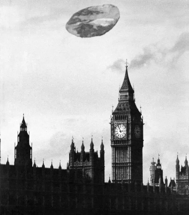 Framed Print : The Unidentified Frying Objects see over London yesterday (Monday) were pancakes Framed Print : The Unidentified Frying Objects see over London yesterday (Monday) were pancakes