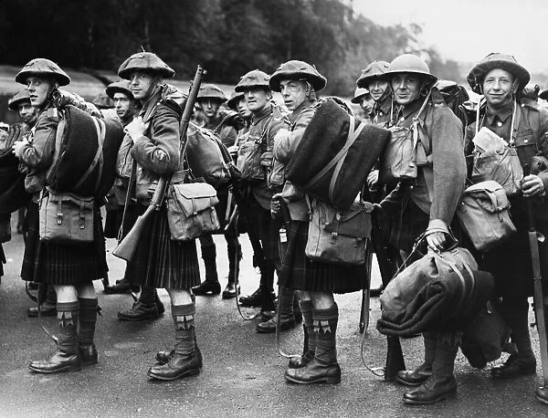 Unidentified Scottish Battalion of the British Expeditionary Force seen here boarding a