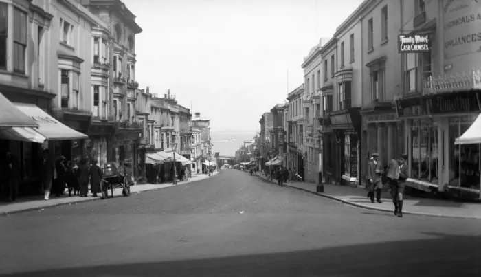 Framed Print : Union Street, Ryde, Isle of Wight. Circa 1922. Tyrell Collection Framed Print : Union Street, Ryde, Isle of Wight. Circa 1922. Tyrell Collection