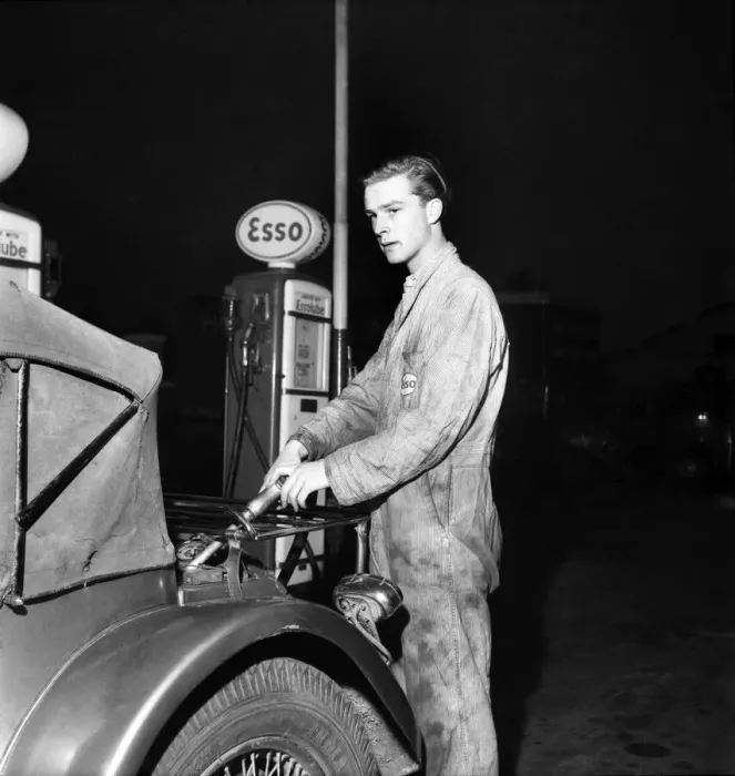 Framed Print : Fill her up. Petrol pump attendant. May 1952 C2841-001 Framed Print : Fill her up. Petrol pump attendant. May 1952 C2841-001