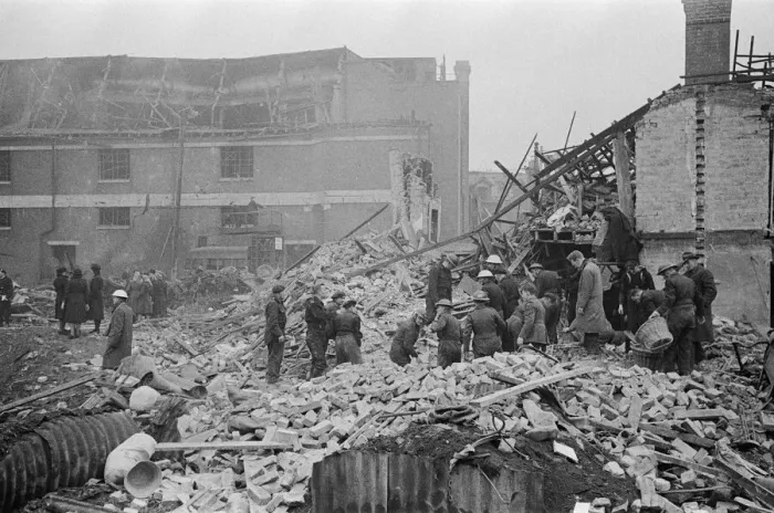 Framed Print : V2 Rocket incident at a N. F.s workshop, Ilford. 8th February 1945