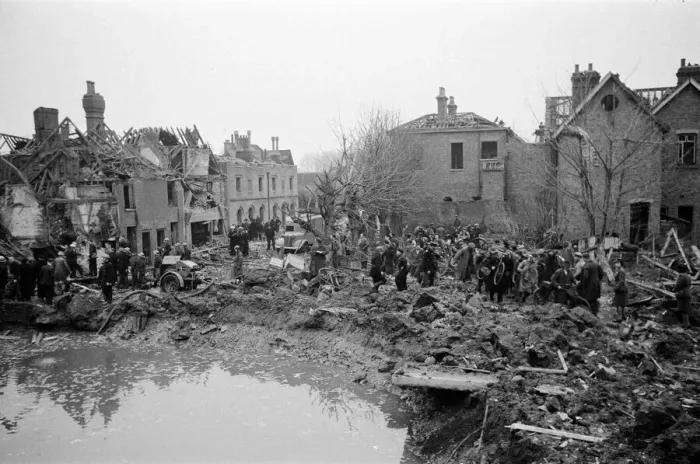 Framed Print : V2 Rocket incident at Waltham Abbey. Fractured water and gas mains 7th March 1945