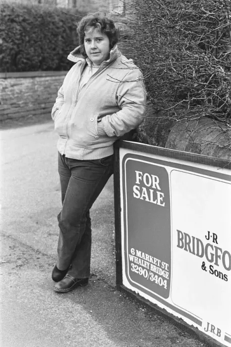 Framed Print : Val McDermid, Sunday People Journalist, 4th February 1981. House Sale Story Framed Print : Val McDermid, Sunday People Journalist, 4th February 1981. House Sale Story