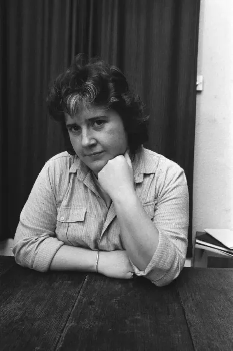 Framed Print : Val McDermid, Sunday People Journalist, 4th February 1981. House Sale Story Framed Print : Val McDermid, Sunday People Journalist, 4th February 1981. House Sale Story