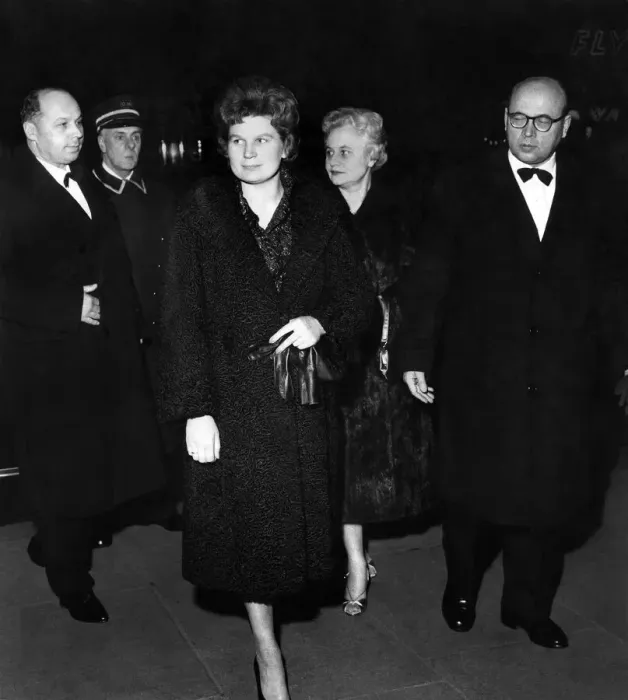 Framed Print : Valentina Tereshkova Russian space woman arrives at the Piccadilly Hotel