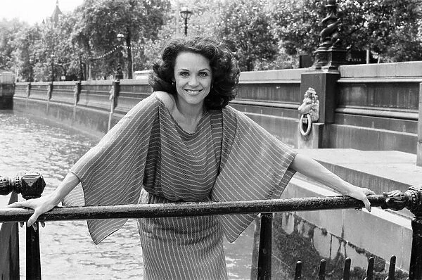 Valerie Harper, American actress and star of TV Series Rhoda, photocall in London