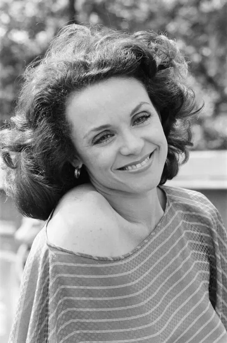 Framed Print : Valerie Harper, American actress and star of TV Series Rhoda, photocall in London