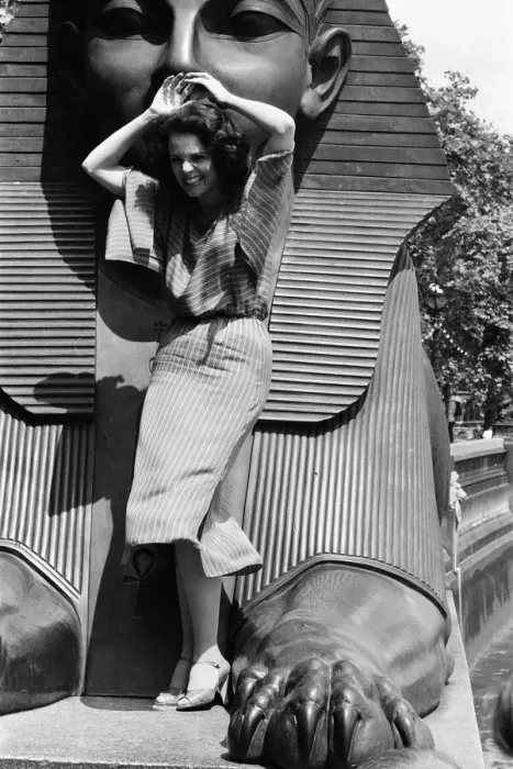 Framed Print : Valerie Harper, American actress and star of TV Series Rhoda, photocall in London Framed Print : Valerie Harper, American actress and star of TV Series Rhoda, photocall in London