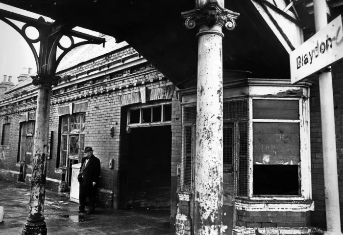 Framed Print : The vandalised and derelict Blaydon Railway Station on 19th January 1977