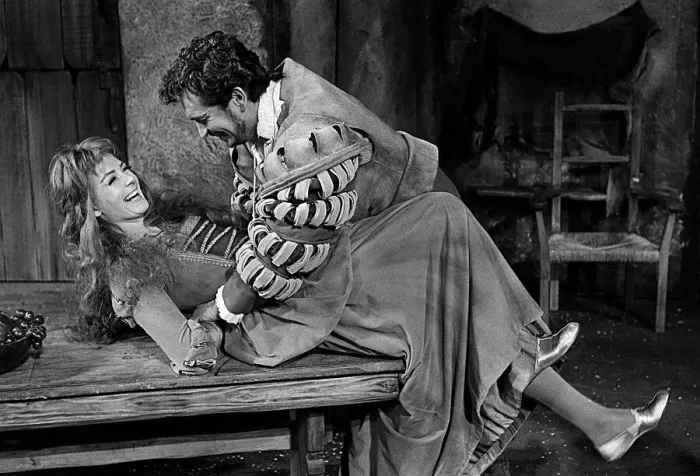 Framed Print : Vanessa Redgrave and Derek Godfrey star in The Taming of the Shrew production at Royal Framed Print : Vanessa Redgrave and Derek Godfrey star in The Taming of the Shrew production at Royal