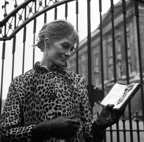 Vanessa Redgrave receives her CBE at Buckingham Palace. 13th February 1968
