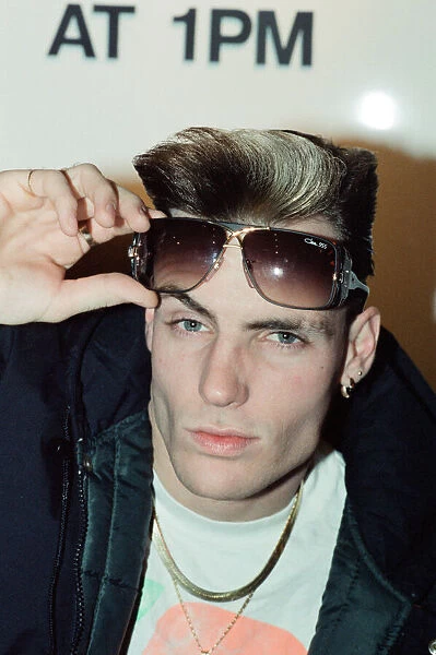 Vanilla Ice signs autographs at Tower Records, Piccadilly. 3rd December 1990