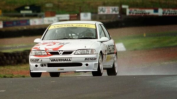 VAUXHALL DRIVE 97 DAY AT KNOCKHILL JOHN CLELLAND IN HIS VECTRA WITH JULIE