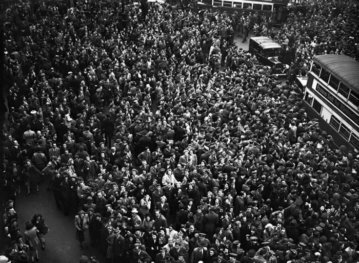 Framed Print : VE Day celebrations in Central London to mark the Allied victory in Europe at the end of Framed Print : VE Day celebrations in Central London to mark the Allied victory in Europe at the end of