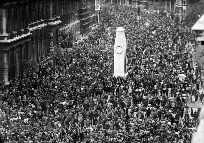 Framed Print : VE Day celebrations in London at the end of the Second World War