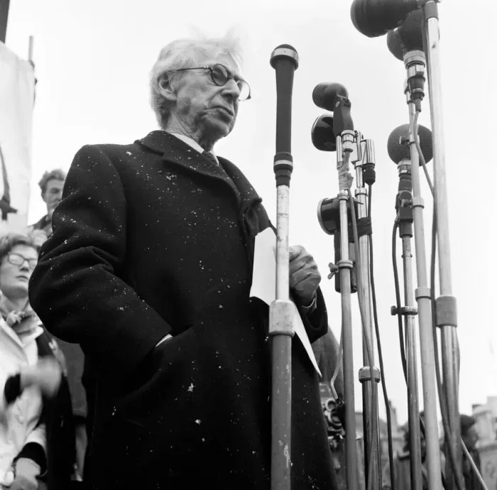 Framed Print : Veteran Philosopher Bertrand Russell braved todays Arctic weather to address a Framed Print : Veteran Philosopher Bertrand Russell braved todays Arctic weather to address a