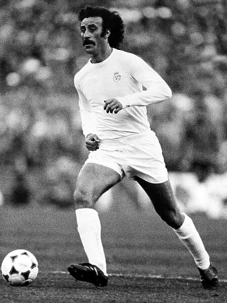Vicente del Bosque in action for Real Madrid - March 1980