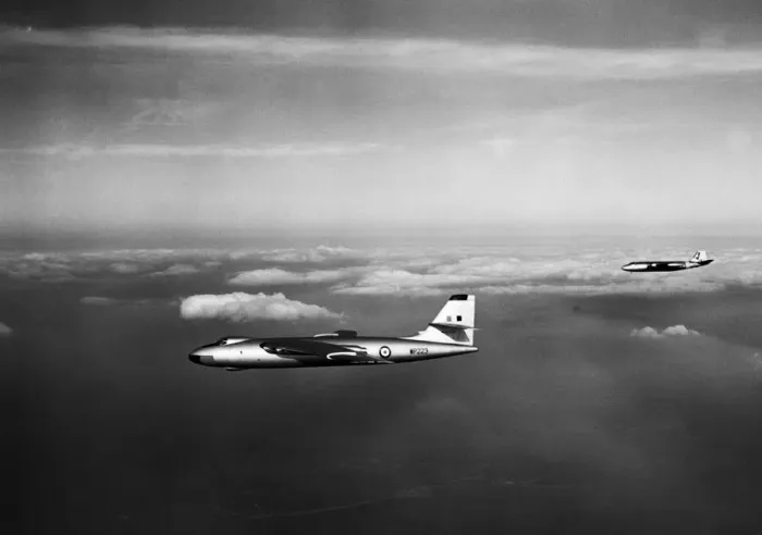 Framed Print : The Vickers-Armstrongs Valiant British four-jet high-altitude bomber Framed Print : The Vickers-Armstrongs Valiant British four-jet high-altitude bomber