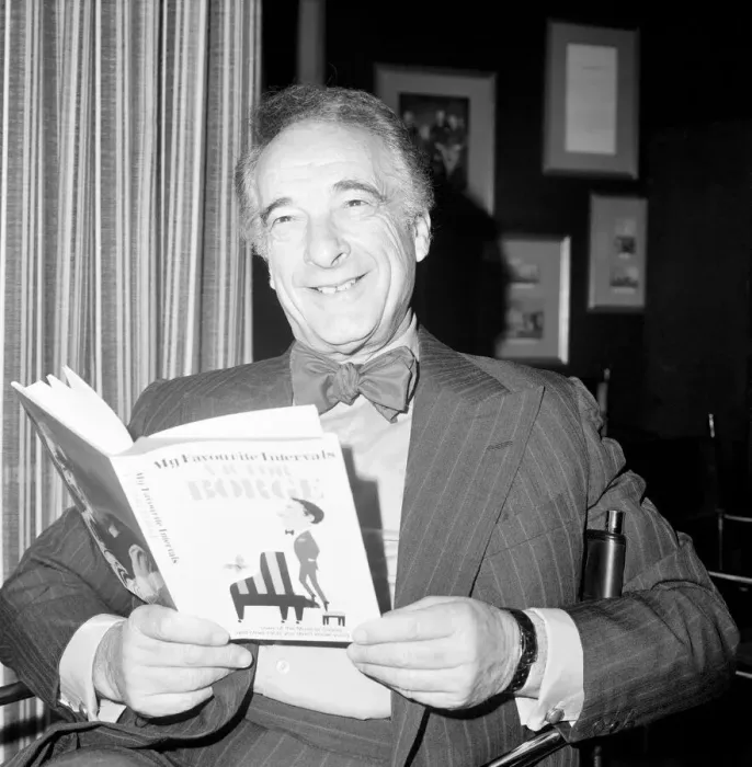 Framed Print : Victor Borge (Pianist and Comedian) reception at London Press Club. March 1974 S74-1488