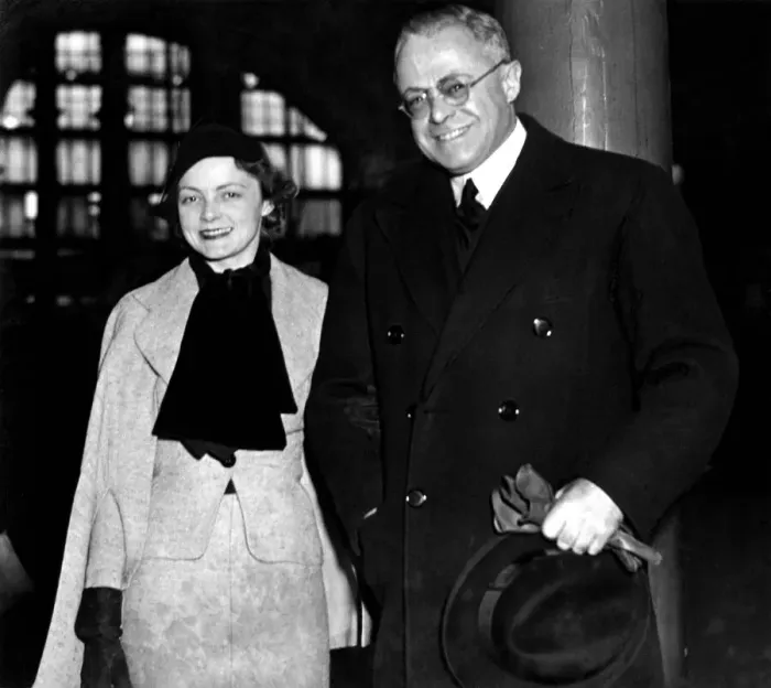 Framed Print : Victoria Hopper, the Dunston film star, with her husband, Mr Basil Dean Framed Print : Victoria Hopper, the Dunston film star, with her husband, Mr Basil Dean