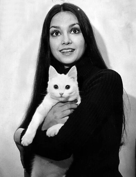 Victoria Principal Actress with her Cat December 1970