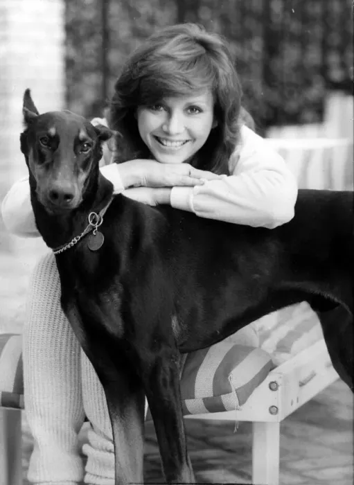 Framed Print : Victoria Principal Actress leaning on Dobermann Dog Framed Print : Victoria Principal Actress leaning on Dobermann Dog