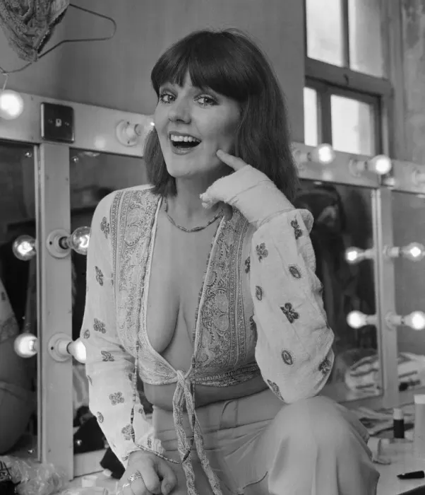 Framed Print : Victoria Seymour, actress, pictured in dressing room, Manchester, 20th August 1974
