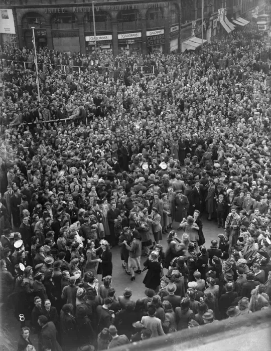Framed Print : Victoria Square, Birmingham, shortly after Mr. Churchill