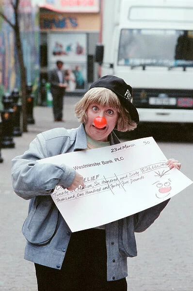 Victoria Wood with Comic Relief Red Nose and Cheque. 23rd March 1990