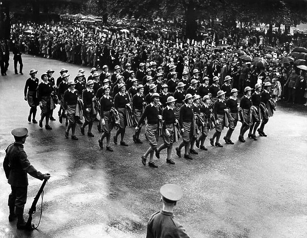 Victory Parade 1946. Land girls detachment. P04522
