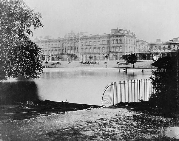 Front view of Buckingham Palace from St James Park, taken before 1913. Circa 1911