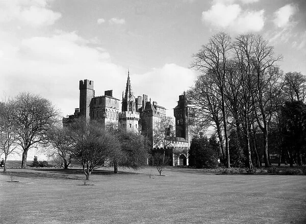 A view of Cardiff Castle, Wales, 1954