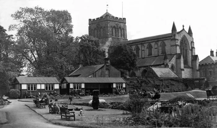 Framed Print : A view of Hexham Abbey as seen from the gardens and bowling green adjoining the Abbey Framed Print : A view of Hexham Abbey as seen from the gardens and bowling green adjoining the Abbey