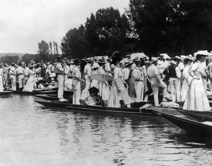 Framed Print : A view of the punts at Henley Regatta, circa 1910. P008578