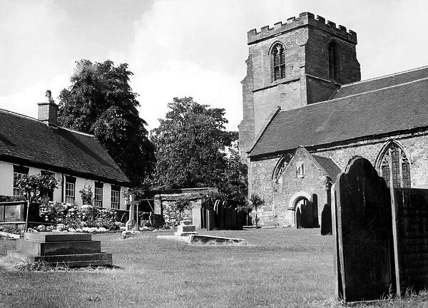 A view of St Peters Parish church in the village of Mancetter, North Warwickshire