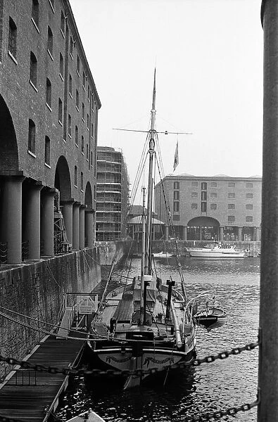 Views of Albert Dock, Liverpool. 29th January 1986
