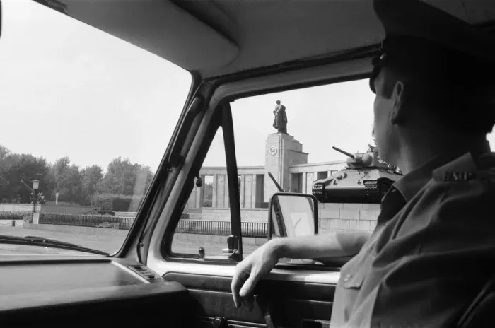 Framed Print : Views of the Berlin Wall, Germany. Pictured are Royal Military Police. 7th August 1986 Framed Print : Views of the Berlin Wall, Germany. Pictured are Royal Military Police. 7th August 1986