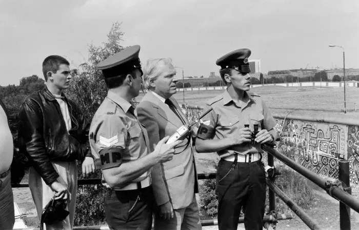 Framed Print : Views of the Berlin Wall, Germany. Pictured are Royal Military Police. 7th August 1986 Framed Print : Views of the Berlin Wall, Germany. Pictured are Royal Military Police. 7th August 1986