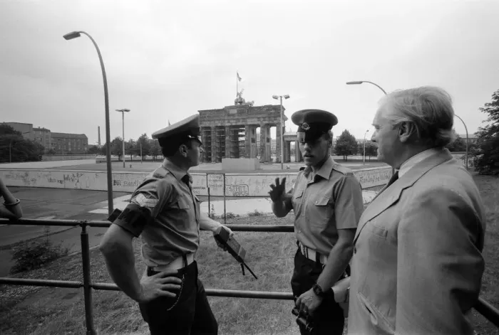 Framed Print : Views of the Berlin Wall, Germany. Pictured are Royal Military Police. 7th August 1986 Framed Print : Views of the Berlin Wall, Germany. Pictured are Royal Military Police. 7th August 1986
