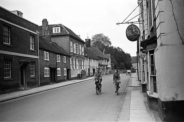 Views of the High Street, West Wycombe. Circa 1945