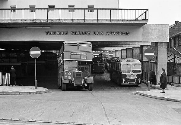 Views of Reading, Berkshire. Thames Valley Bus Station. 6th January 1969
