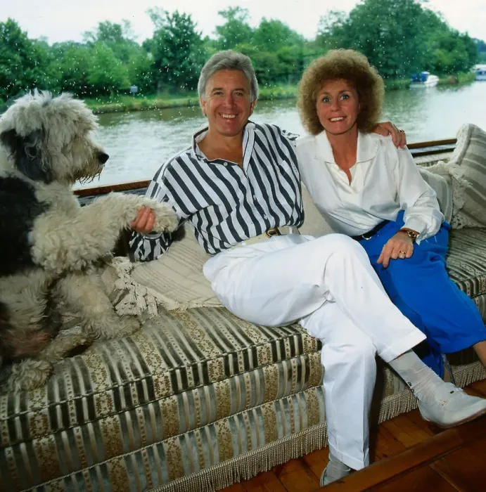 Framed Print : Vince Hill singer July 1988 Sitting wearing striped shirt with wife Anne and dog