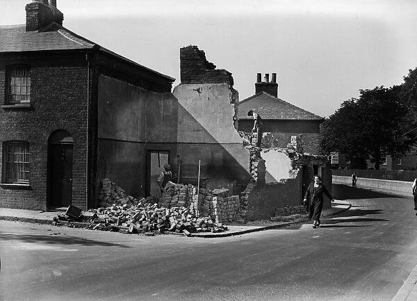 Vine Street, demolishing houses, Uxbridge 30th August 1935