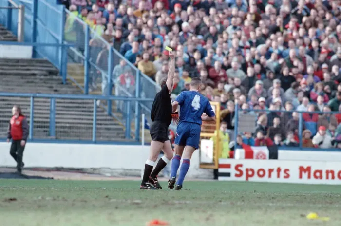 Framed Print : Vinnie Jones getting a yellow card. Chelsea v Sheffield United, FA Cup 5th round Framed Print : Vinnie Jones getting a yellow card. Chelsea v Sheffield United, FA Cup 5th round