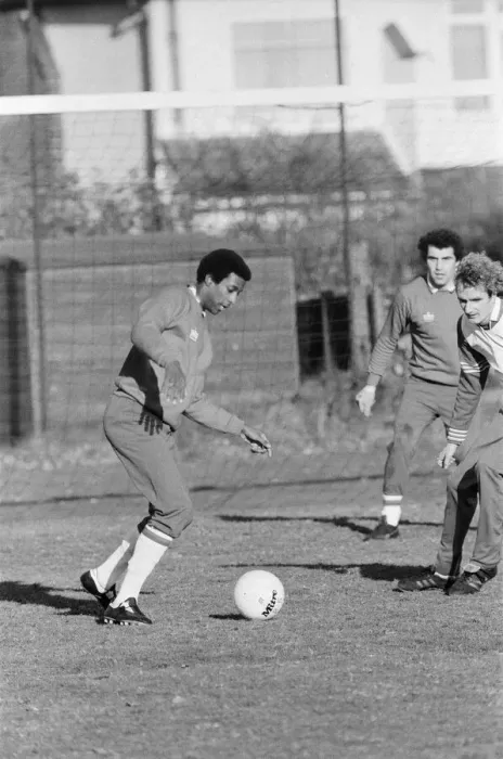Framed Print : Viv Anderson, footballer for Nottingham Forest, during a training session for England