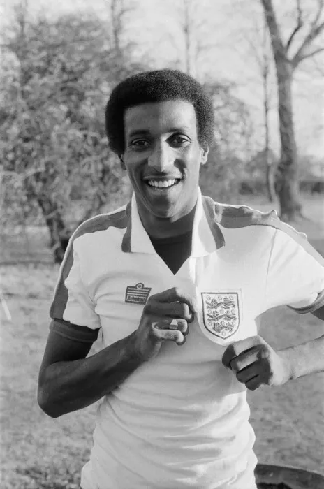 Framed Print : Viv Anderson, footballer for Nottingham Forest, during a training session for England Framed Print : Viv Anderson, footballer for Nottingham Forest, during a training session for England