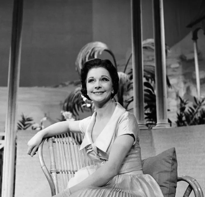 Framed Print : Vivien Leigh during rehearsals for the play South Sea Bubble, by Noel Coward Framed Print : Vivien Leigh during rehearsals for the play South Sea Bubble, by Noel Coward